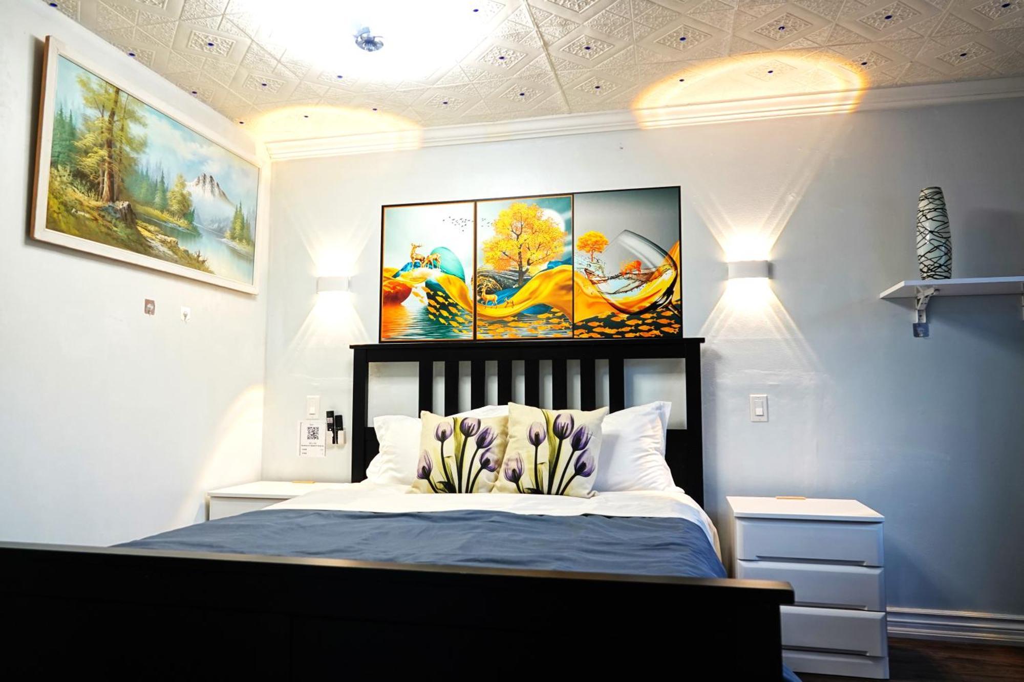 Renovated Cozy Bedroom With Private Washroom Торонто Екстер'єр фото